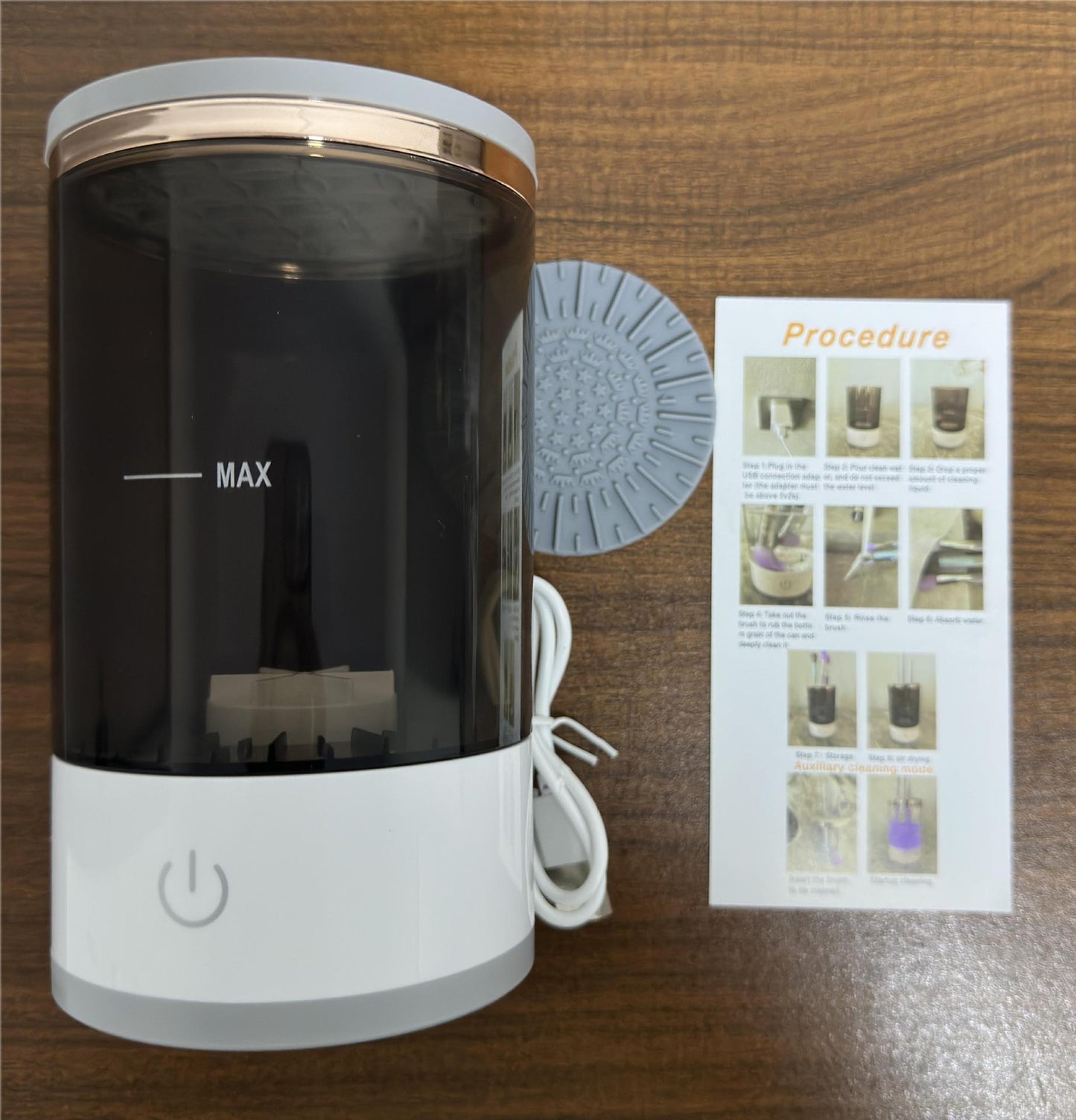 Electric brush cleaner